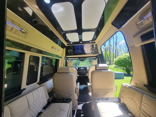 Jet Sprinter captain chairs and table, photo 17 of 75, Sprinter Service NYC