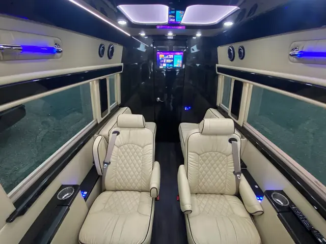 Jet Sprinter captain chairs and table, photo 34 of 75, Sprinter Service NYC