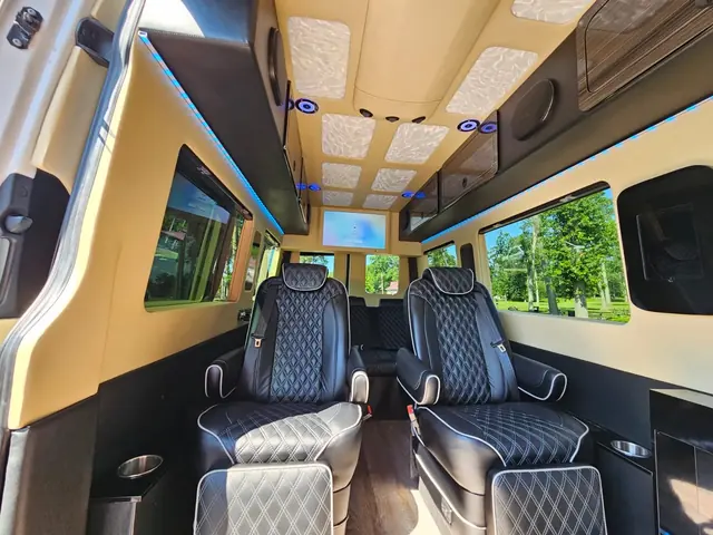 Jet Sprinter captain chairs and table, photo 47 of 75, Sprinter Service NYC