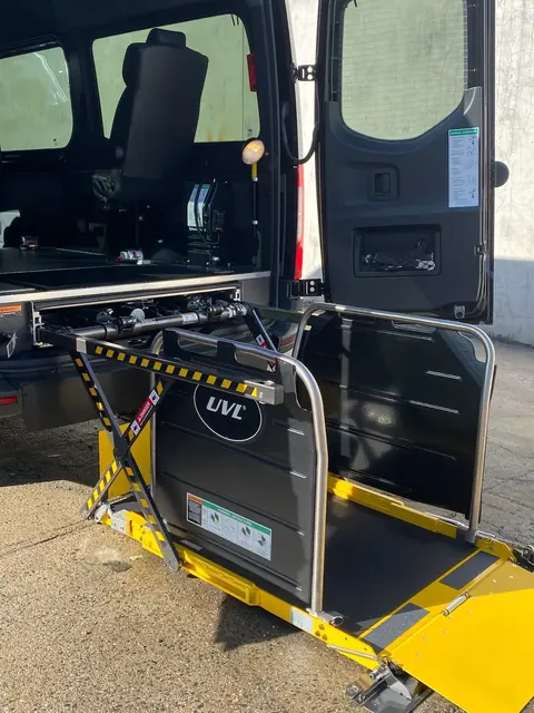 Wheelchair-accessible (ADA/WAV) Sprinter cabin and lift, photo 3 of 10, Sprinter Service NYC